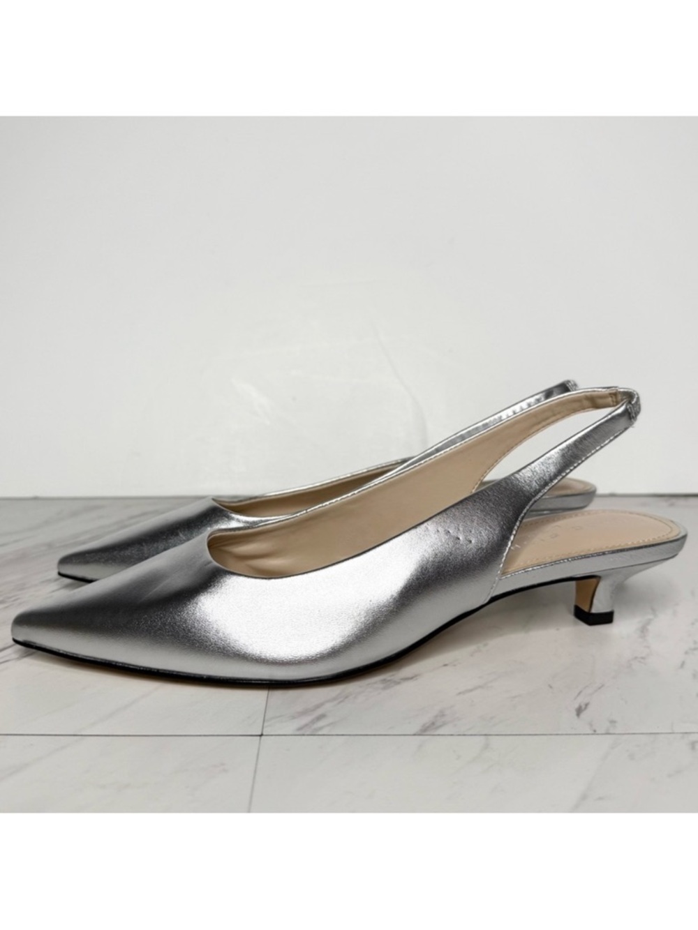 Marc Fisher Posey Pointy Toe Silver Leather Kitten Heel Slingback Pump 7M